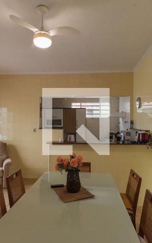 Casa à venda com 179m², 3 quartos e 3 vagas Casa à venda com 179m², 3 quartos e 3 vagasCozinha