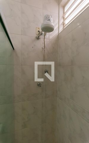 Casa à venda com 179m², 3 quartos e 3 vagas Casa à venda com 179m², 3 quartos e 3 vagasBanheiro