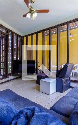 Casa à venda com 410m², 4 quartos e 3 vagas Casa à venda com 410m², 4 quartos e 3 vagasSala 1
