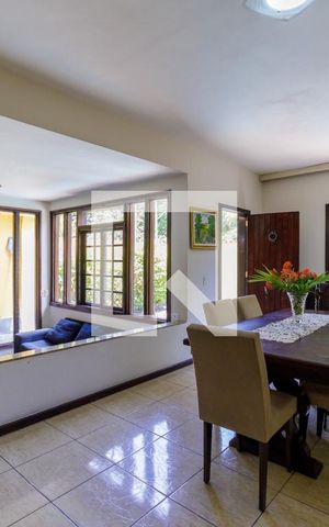 Casa à venda com 410m², 4 quartos e 3 vagas Casa à venda com 410m², 4 quartos e 3 vagasSala 1
