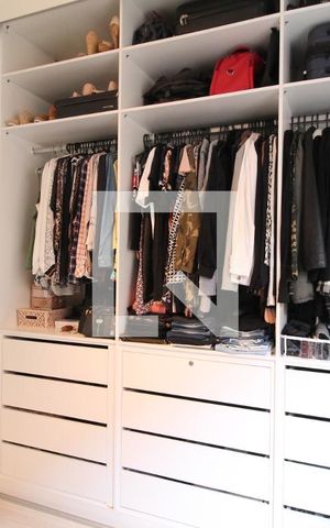 Casa à venda com 195m², 3 quartos e 3 vagasCloset da suíte