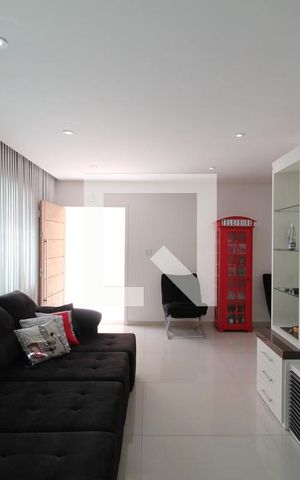 Casa à venda com 195m², 3 quartos e 3 vagasSala  