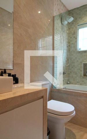 Casa à venda com 195m², 3 quartos e 3 vagasBanheiro da Suíte