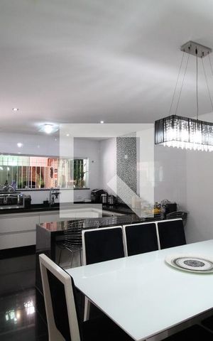 Casa à venda com 195m², 3 quartos e 3 vagasCozinha