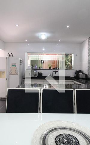 Casa à venda com 195m², 3 quartos e 3 vagasCozinha