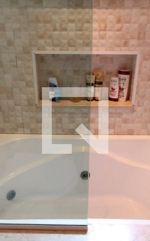 Casa à venda com 195m², 3 quartos e 3 vagasBanheiro da Suíte