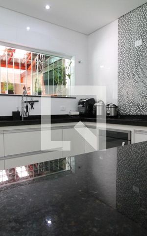 Casa à venda com 195m², 3 quartos e 3 vagasCozinha
