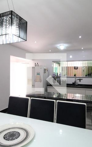 Casa à venda com 195m², 3 quartos e 3 vagasCozinha