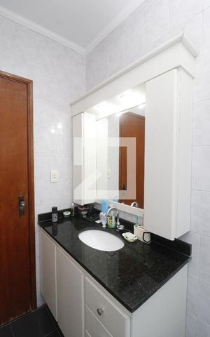 Casa de condomínio à venda com 239m², 3 quartos e 5 vagasBanheiro Social