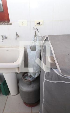 Casa de condomínio à venda com 239m², 3 quartos e 5 vagasÁrea de Serviço