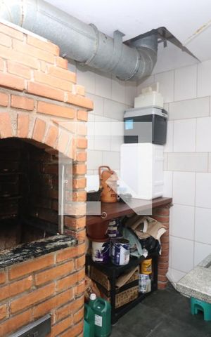 Casa de condomínio à venda com 239m², 3 quartos e 5 vagasChurrasqueira