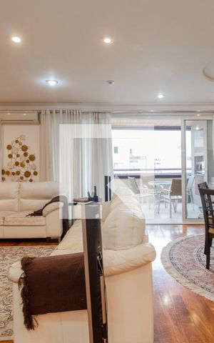 Apartamento à venda com 202m², 3 quartos e 3 vagas Apartamento à venda com 202m², 3 quartos e 3 vagasSala