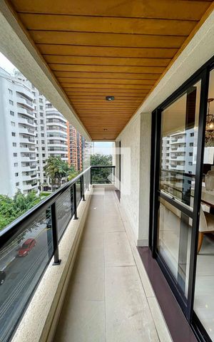 Apartamento à venda com 171m², 3 quartos e 3 vagas Apartamento à venda com 171m², 3 quartos e 3 vagasVaranda