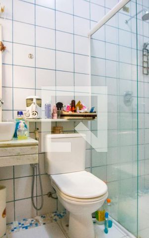 Casa à venda com 218m², 3 quartos e 3 vagas Casa à venda com 218m², 3 quartos e 3 vagasBanheiro do quarto 1