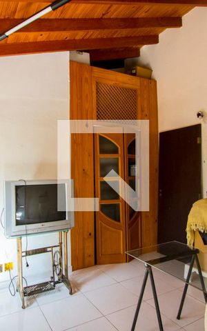 Casa à venda com 218m², 3 quartos e 3 vagas Casa à venda com 218m², 3 quartos e 3 vagasQuarto de serviço
