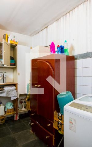 Casa à venda com 218m², 3 quartos e 3 vagas Casa à venda com 218m², 3 quartos e 3 vagasÁrea de serviço