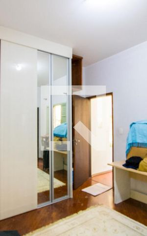 Casa à venda com 218m², 3 quartos e 3 vagas Casa à venda com 218m², 3 quartos e 3 vagasQuarto 3 - Suíte