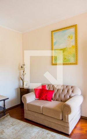Casa à venda com 218m², 3 quartos e 3 vagas Casa à venda com 218m², 3 quartos e 3 vagasSala