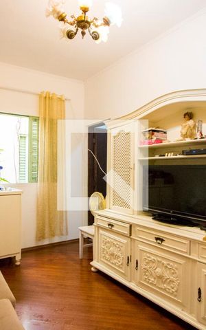 Casa à venda com 218m², 3 quartos e 3 vagas Casa à venda com 218m², 3 quartos e 3 vagasQuarto 1 - Suíte