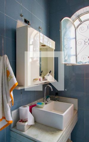 Casa à venda com 218m², 3 quartos e 3 vagas Casa à venda com 218m², 3 quartos e 3 vagasBanheiro do quarto 2