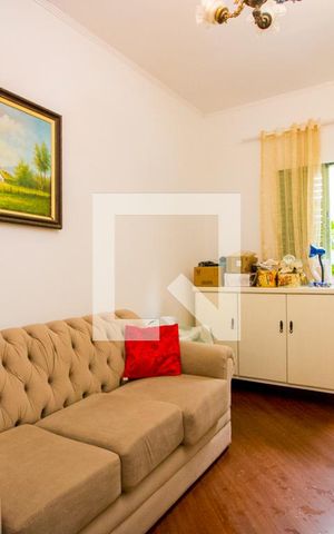 Casa à venda com 218m², 3 quartos e 3 vagas Casa à venda com 218m², 3 quartos e 3 vagasQuarto 1 - Suíte