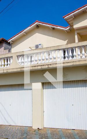 Casa à venda com 218m², 3 quartos e 3 vagas Casa à venda com 218m², 3 quartos e 3 vagasGaragem