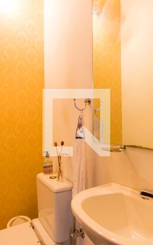 Casa à venda com 218m², 3 quartos e 3 vagas Casa à venda com 218m², 3 quartos e 3 vagasLavabo