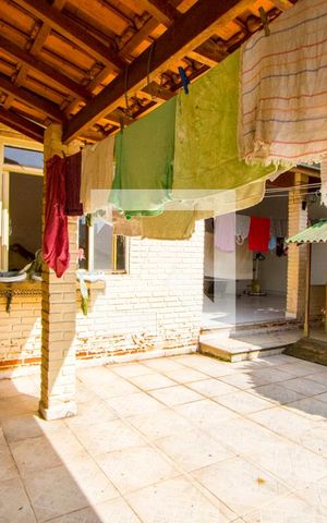 Casa à venda com 218m², 3 quartos e 3 vagas Casa à venda com 218m², 3 quartos e 3 vagasQuintal/Área de serviço