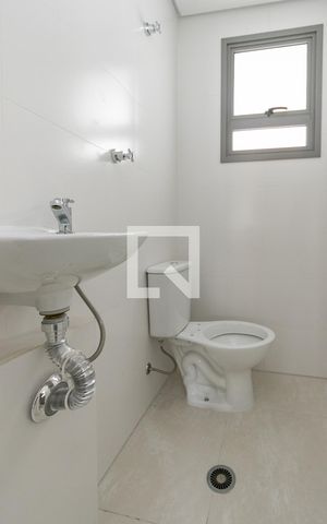 Apartamento à venda com 192m², 3 quartos e 4 vagas Apartamento à venda com 192m², 3 quartos e 4 vagasBanheiro de Serviço