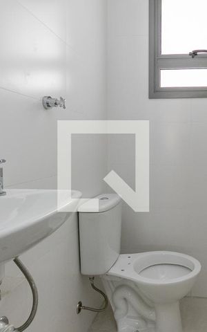 Apartamento à venda com 192m², 3 quartos e 4 vagas Apartamento à venda com 192m², 3 quartos e 4 vagasBanheiro de Serviço