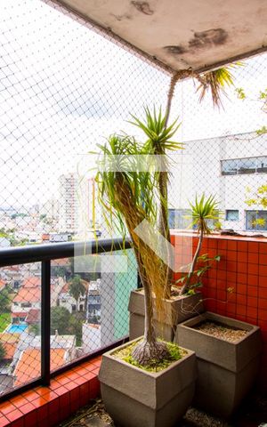 Apartamento à venda com 170m², 4 quartos e 3 vagas Apartamento à venda com 170m², 4 quartos e 3 vagasVaranda da sala