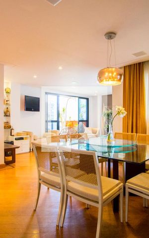 Apartamento à venda com 170m², 4 quartos e 3 vagas Apartamento à venda com 170m², 4 quartos e 3 vagasSala