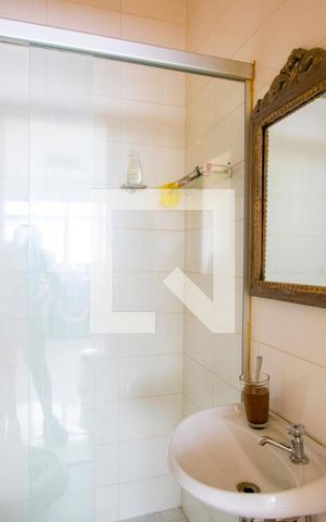 Apartamento à venda com 170m², 4 quartos e 3 vagas Apartamento à venda com 170m², 4 quartos e 3 vagasBanheiro de serviço