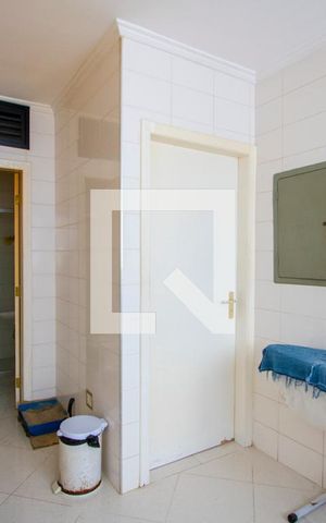 Apartamento à venda com 170m², 4 quartos e 3 vagas Apartamento à venda com 170m², 4 quartos e 3 vagasÁrea de serviço