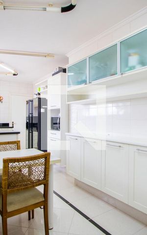 Apartamento à venda com 170m², 4 quartos e 3 vagas Apartamento à venda com 170m², 4 quartos e 3 vagasCopa/Cozinha