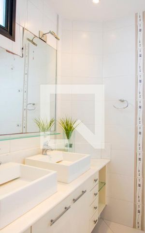 Apartamento à venda com 170m², 4 quartos e 3 vagas Apartamento à venda com 170m², 4 quartos e 3 vagasBanheiro do quarto 1