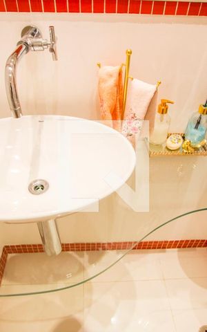 Apartamento à venda com 170m², 4 quartos e 3 vagas Apartamento à venda com 170m², 4 quartos e 3 vagasLavabo