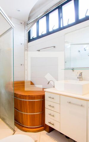 Apartamento à venda com 170m², 4 quartos e 3 vagas Apartamento à venda com 170m², 4 quartos e 3 vagasBanheiro do quarto 1