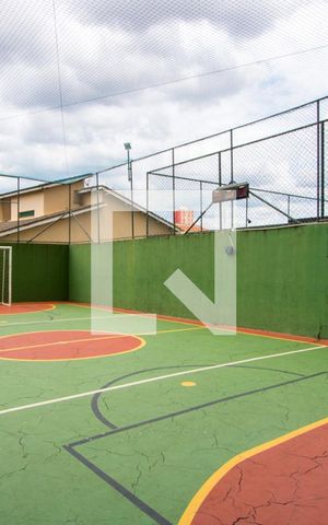 Apartamento à venda com 170m², 4 quartos e 3 vagas Apartamento à venda com 170m², 4 quartos e 3 vagasÁrea comum - Quadra esportiva