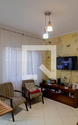 Casa à venda com 105m², 2 quartos e 2 vagas Casa à venda com 105m², 2 quartos e 2 vagasSala