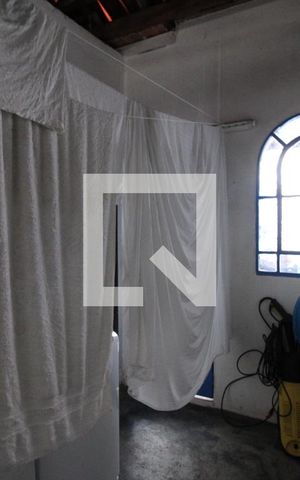 Casa para alugar com 180m², 2 quartos e 1 vagaÁrea de serviço 