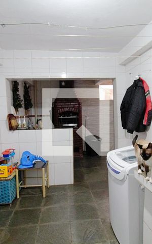 Casa à venda com 150m², 2 quartos e 2 vagas Casa à venda com 150m², 2 quartos e 2 vagasÁrea de Serviço