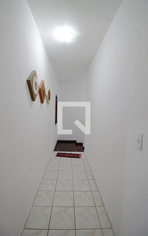 Casa à venda com 150m², 2 quartos e 2 vagas Casa à venda com 150m², 2 quartos e 2 vagasCorredor