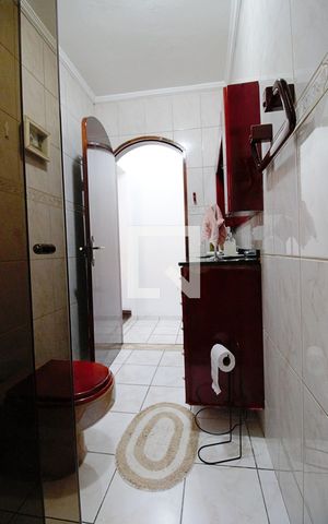 Casa à venda com 150m², 2 quartos e 2 vagas Casa à venda com 150m², 2 quartos e 2 vagasBanheiro