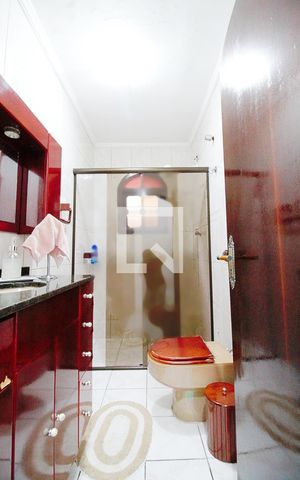 Casa à venda com 150m², 2 quartos e 2 vagas Casa à venda com 150m², 2 quartos e 2 vagasBanheiro