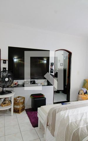Casa à venda com 150m², 2 quartos e 2 vagas Casa à venda com 150m², 2 quartos e 2 vagasSuíte 1