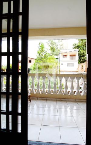 Casa à venda com 150m², 2 quartos e 2 vagas Casa à venda com 150m², 2 quartos e 2 vagasVaranda da Sala