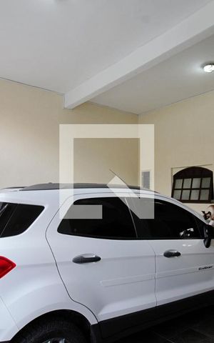 Casa à venda com 150m², 2 quartos e 2 vagas Casa à venda com 150m², 2 quartos e 2 vagasGaragem
