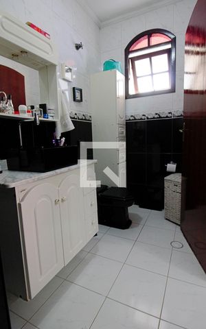 Casa à venda com 150m², 2 quartos e 2 vagas Casa à venda com 150m², 2 quartos e 2 vagasBanheiro da Suíte 1