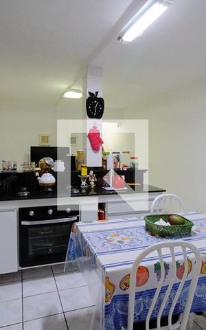 Casa à venda com 150m², 2 quartos e 2 vagas Casa à venda com 150m², 2 quartos e 2 vagasCozinha
